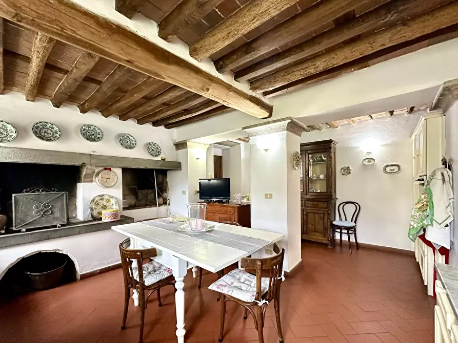 Immagine 28 di Villa in vendita  a Capannori