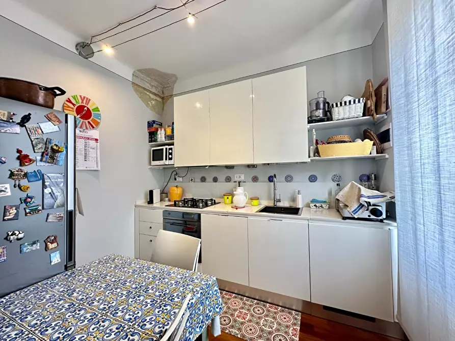 Immagine 11 di Villa in vendita  a Capannori