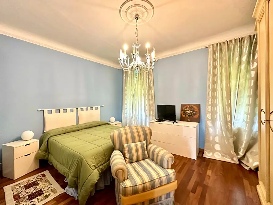 Immagine 16 di Villa in vendita  a Capannori