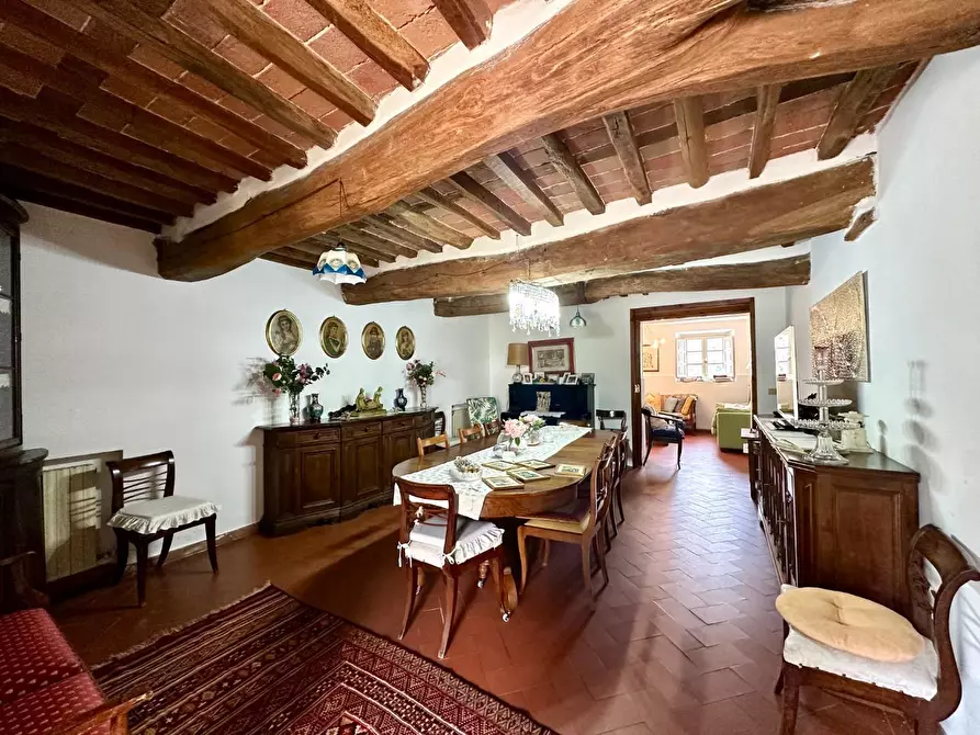Immagine 23 di Villa in vendita  a Capannori