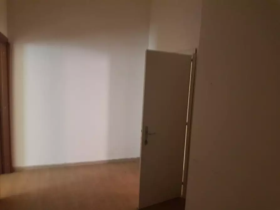 Immagine 14 di Appartamento in vendita  a Lucca