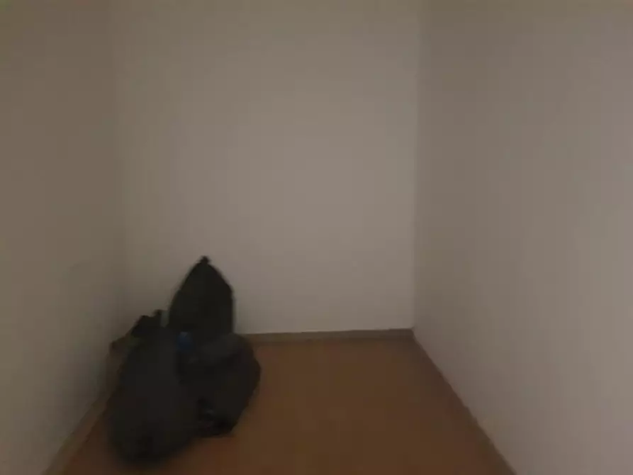 Immagine 15 di Appartamento in vendita  a Lucca