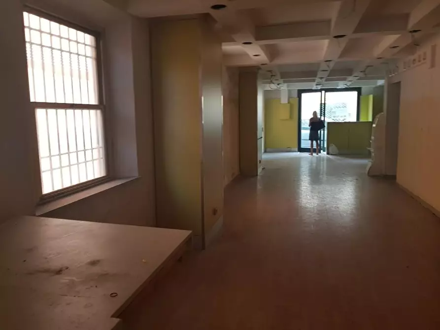 Immagine 4 di Appartamento in vendita  a Lucca