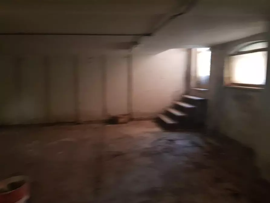 Immagine 17 di Appartamento in vendita  a Lucca