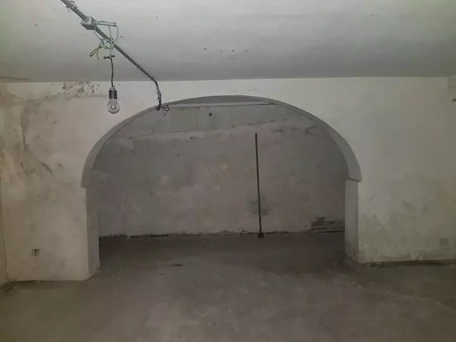 Immagine 18 di Appartamento in vendita  a Lucca