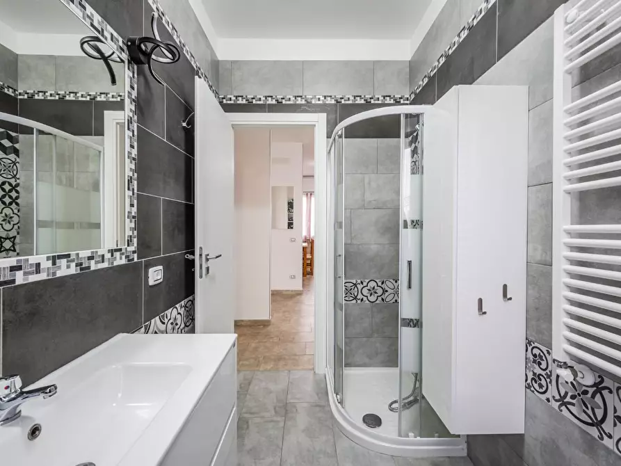 Immagine 22 di Appartamento in vendita  a Bagnolo In Piano