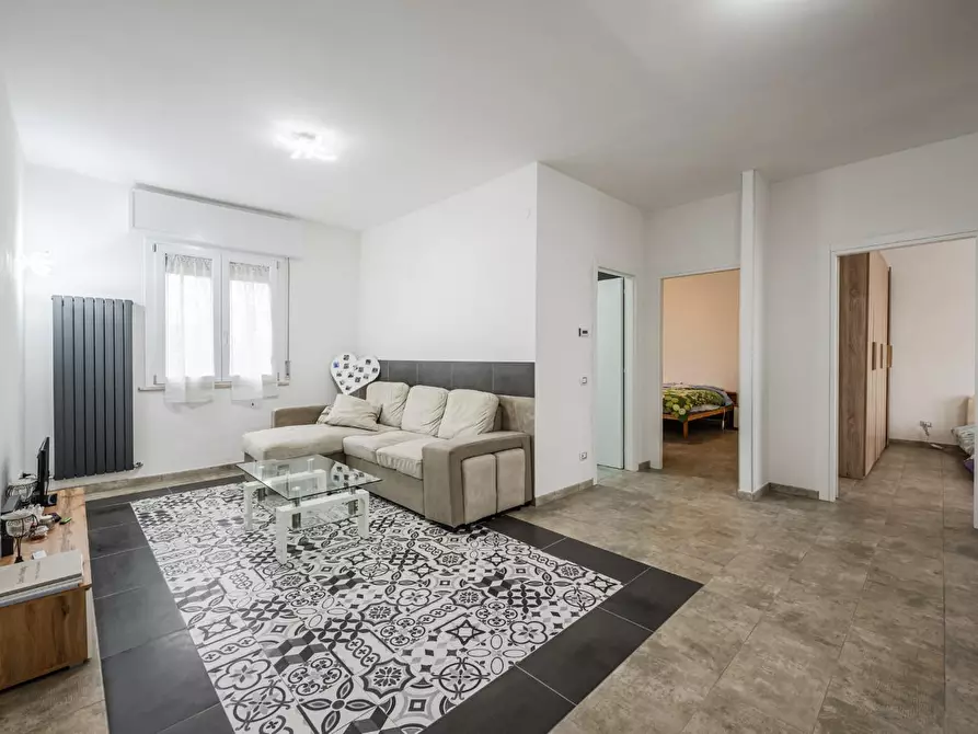 Immagine 1 di Appartamento in vendita  a Bagnolo In Piano