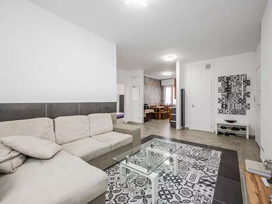 Immagine 3 di Appartamento in vendita  a Bagnolo In Piano