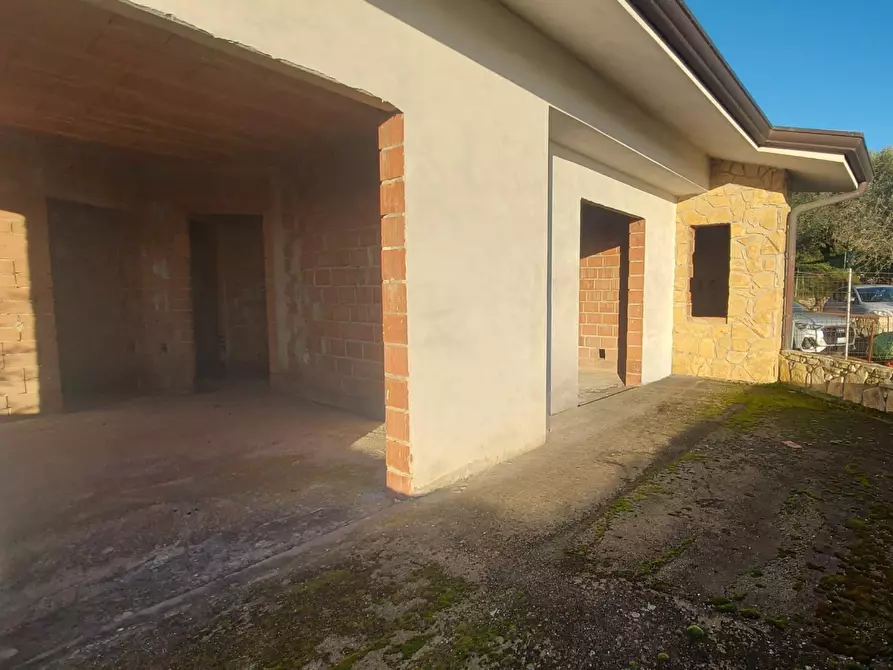 Immagine 18 di Villa in vendita  a Massarosa