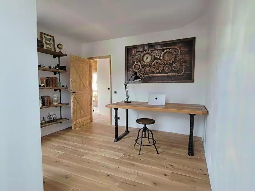 Immagine 32 di Villa in vendita  a Massarosa