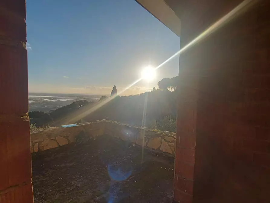 Immagine 16 di Villa in vendita  a Massarosa