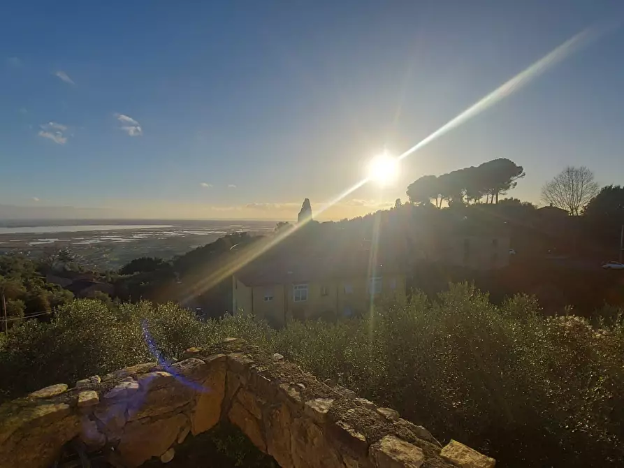 Immagine 17 di Villa in vendita  a Massarosa