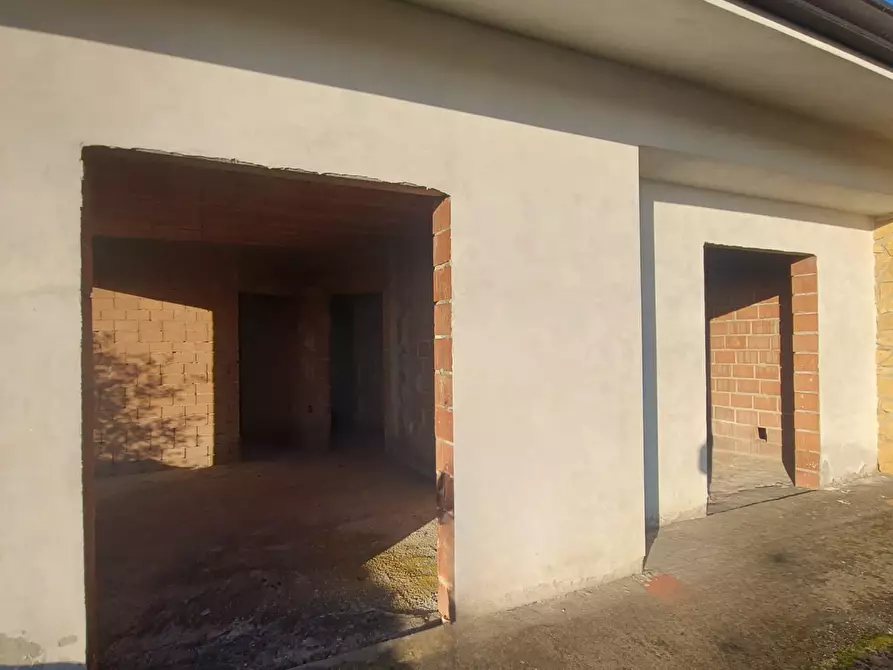 Immagine 19 di Villa in vendita  a Massarosa