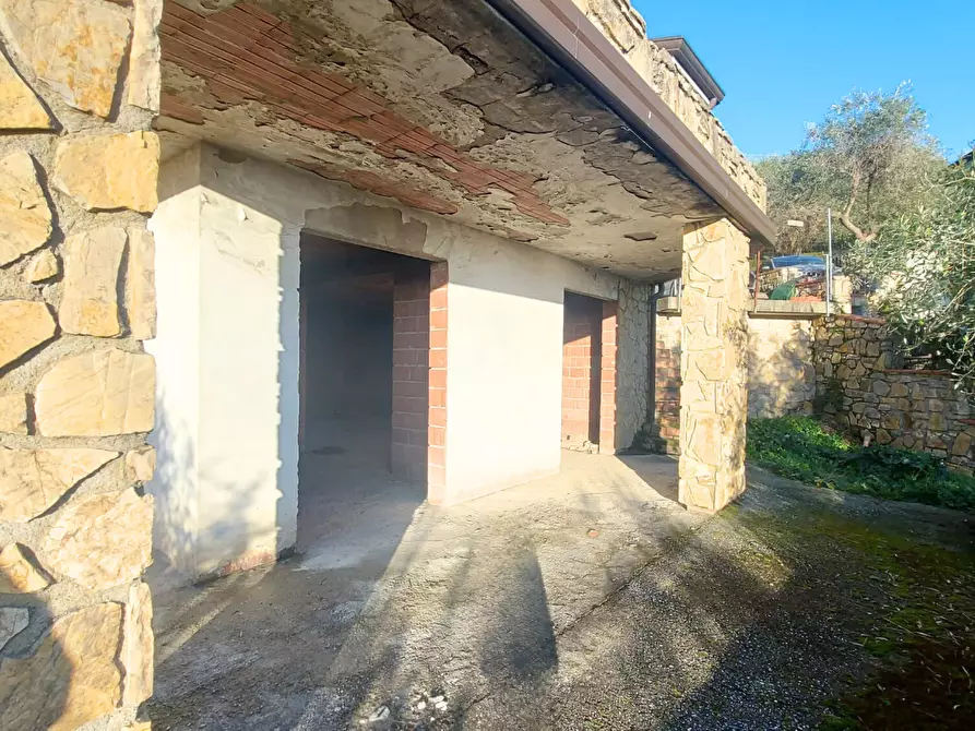 Immagine 25 di Villa in vendita  a Massarosa