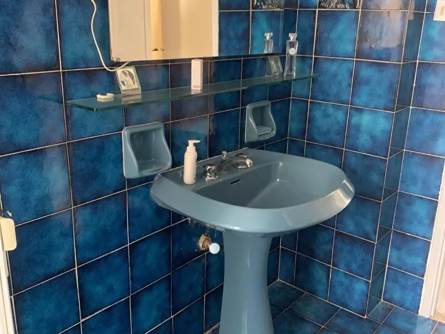 Immagine 16 di Appartamento in vendita  a Livorno