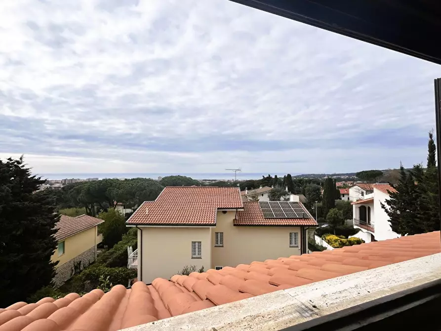 Immagine 28 di Villa in vendita  a Rosignano Marittimo