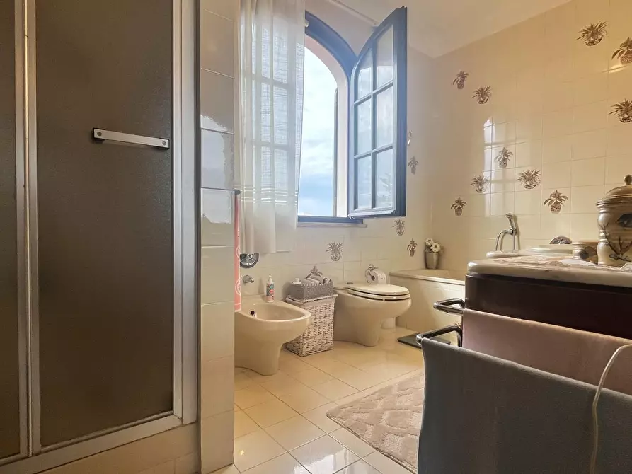 Immagine 25 di Villa in vendita  a Rosignano Marittimo