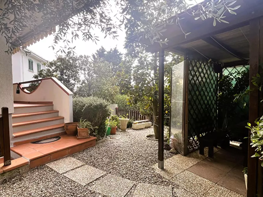 Immagine 14 di Villa in vendita  a Rosignano Marittimo