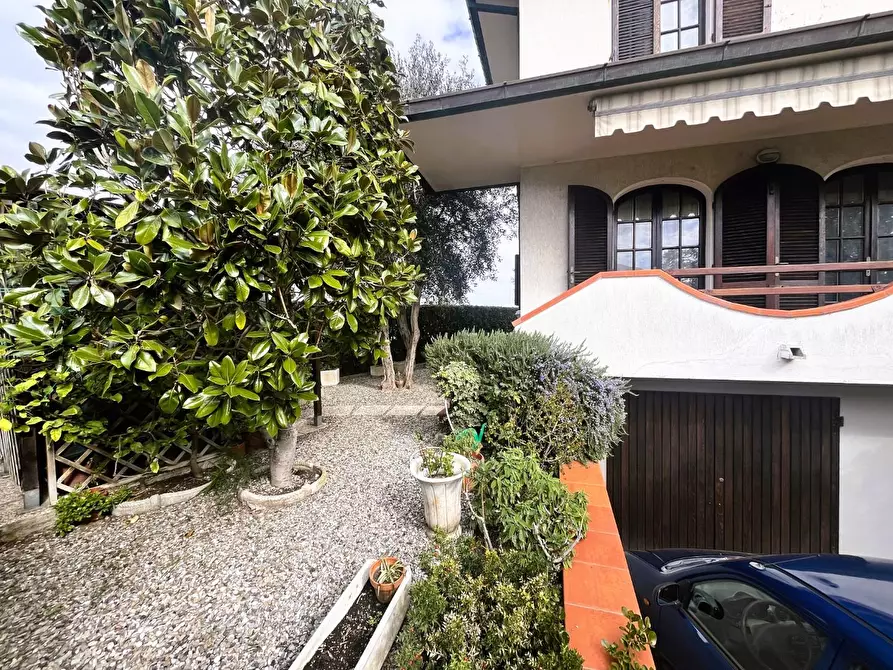 Immagine 11 di Villa in vendita  a Rosignano Marittimo