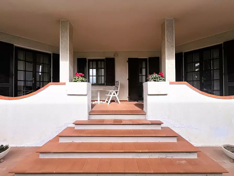 Immagine 5 di Villa in vendita  a Rosignano Marittimo