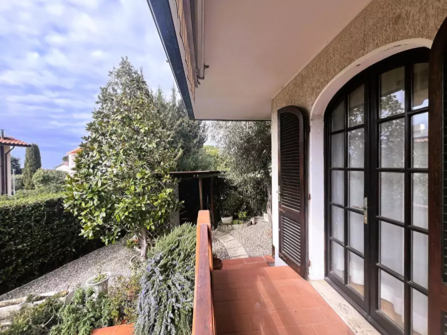 Immagine 12 di Villa in vendita  a Rosignano Marittimo