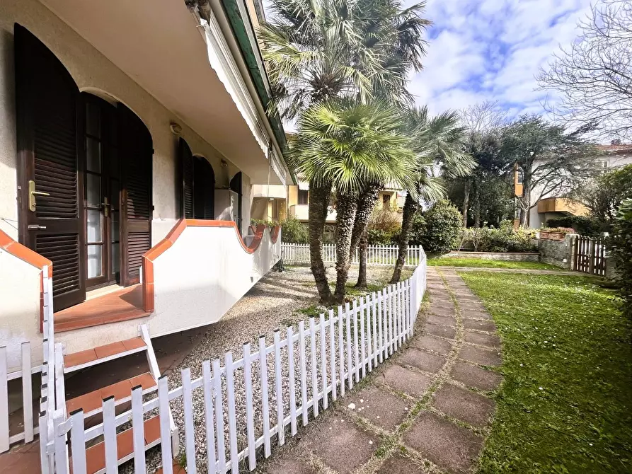 Immagine 41 di Villa in vendita  a Rosignano Marittimo