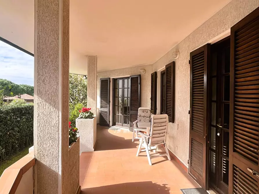 Immagine 9 di Villa in vendita  a Rosignano Marittimo