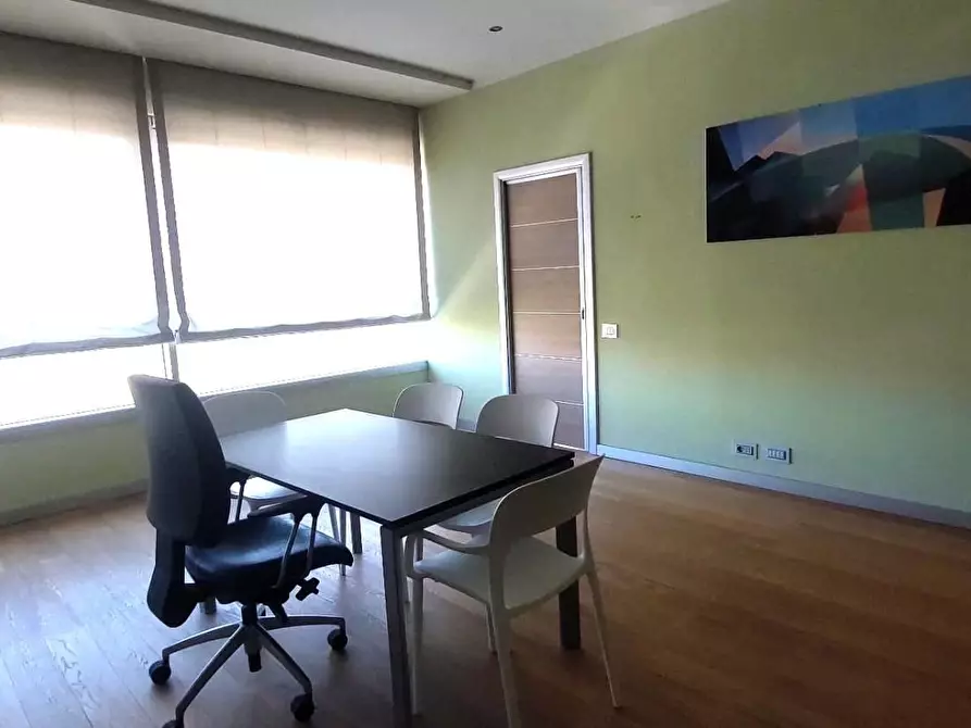 Immagine 17 di Ufficio in vendita  a Pontedera