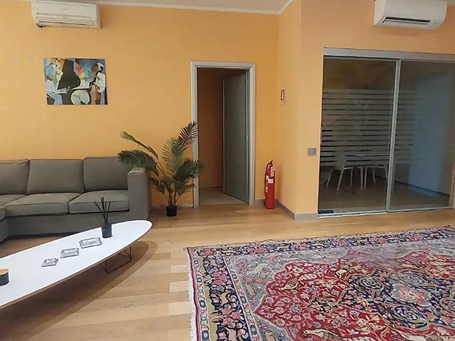 Immagine 27 di Ufficio in vendita  a Pontedera