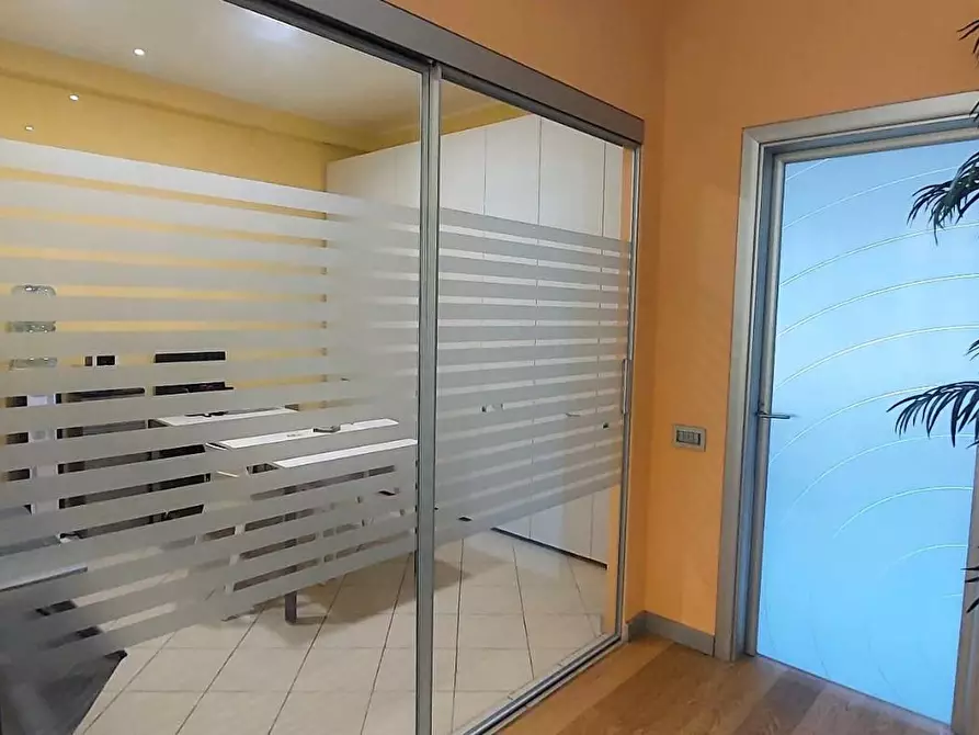 Immagine 4 di Ufficio in vendita  a Pontedera