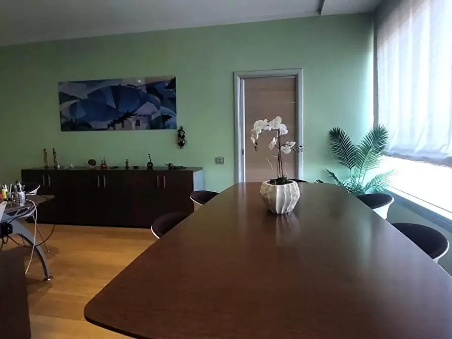 Immagine 12 di Ufficio in vendita  a Pontedera