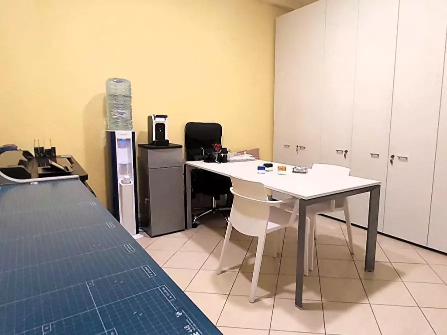Immagine 3 di Ufficio in vendita  a Pontedera