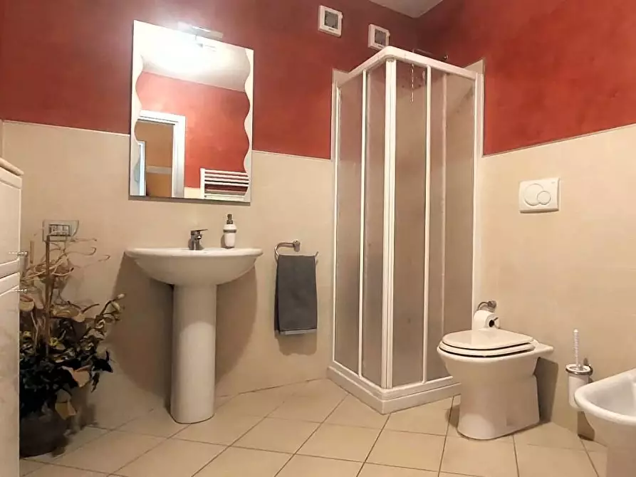 Immagine 7 di Ufficio in vendita  a Pontedera