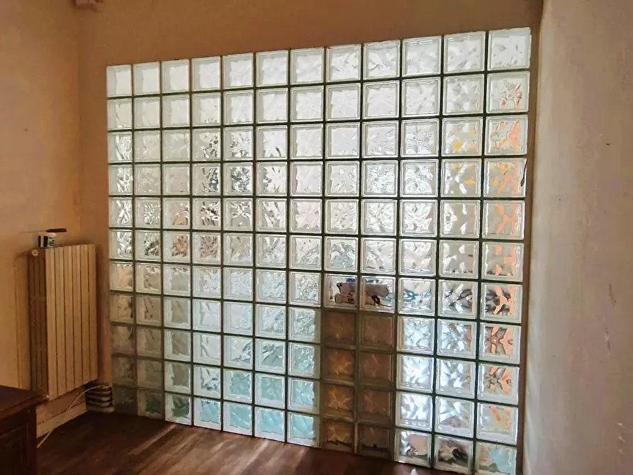 Immagine 8 di Locale commerciale in vendita  a Pontedera