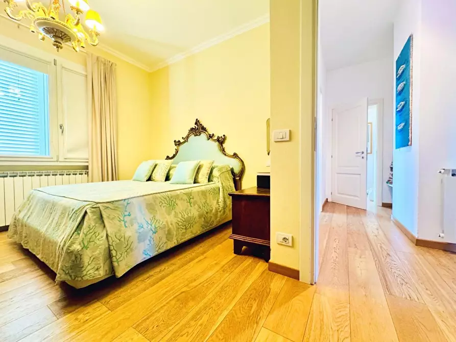 Immagine 17 di Casa indipendente in vendita  a Pietrasanta