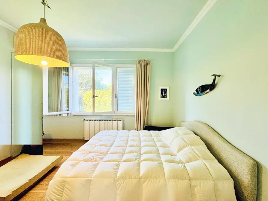 Immagine 9 di Casa indipendente in vendita  a Pietrasanta