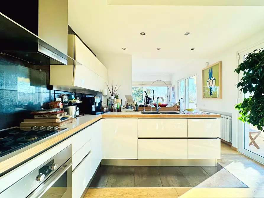 Immagine 7 di Casa indipendente in vendita  a Pietrasanta