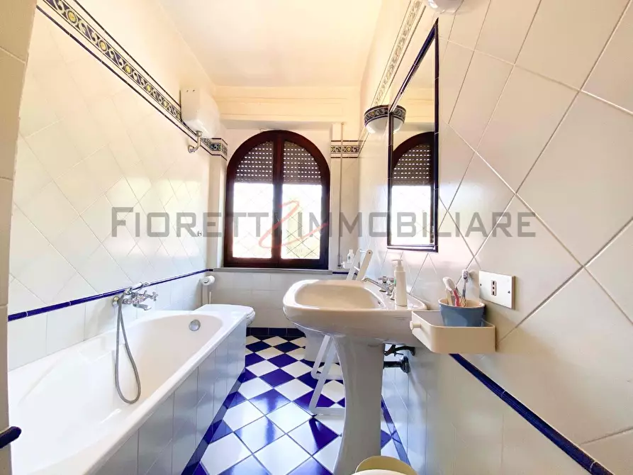 Immagine 63 di Villa in vendita  a Piombino