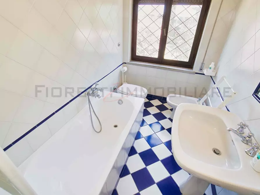 Immagine 21 di Villa in vendita  a Piombino