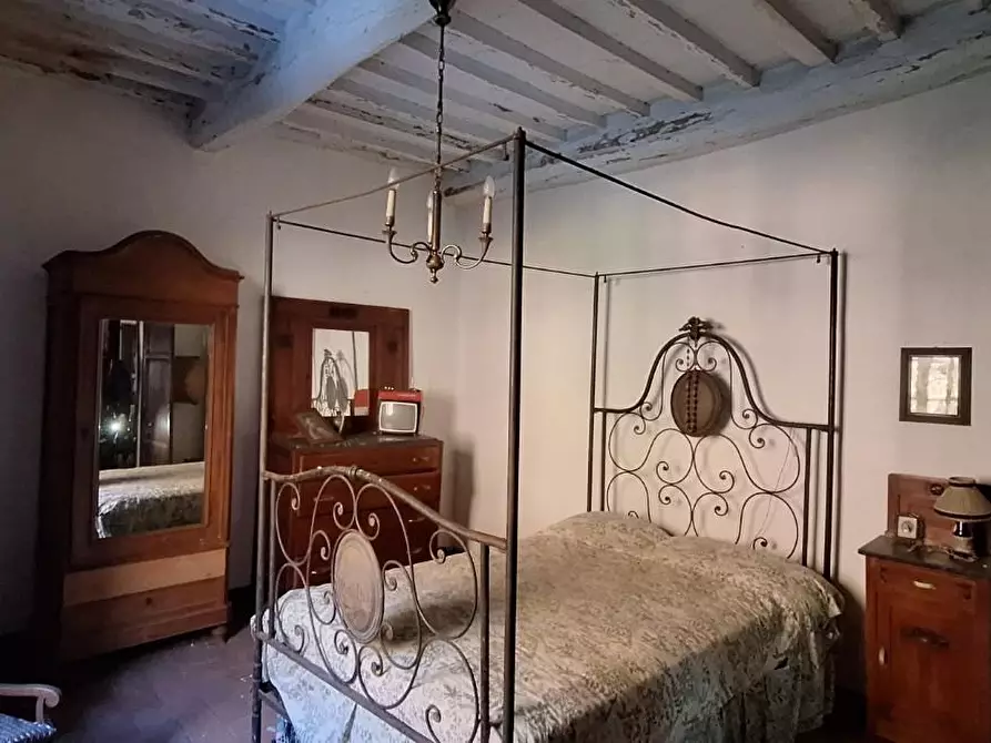 Immagine 17 di Villa in vendita  a Borgo A Mozzano