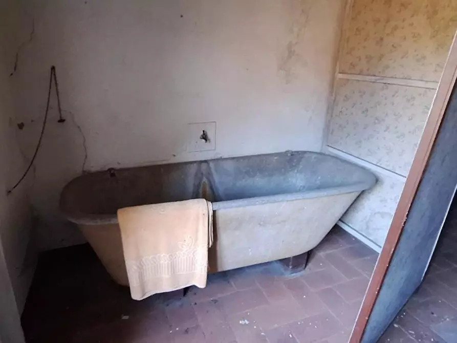 Immagine 20 di Villa in vendita  a Borgo A Mozzano