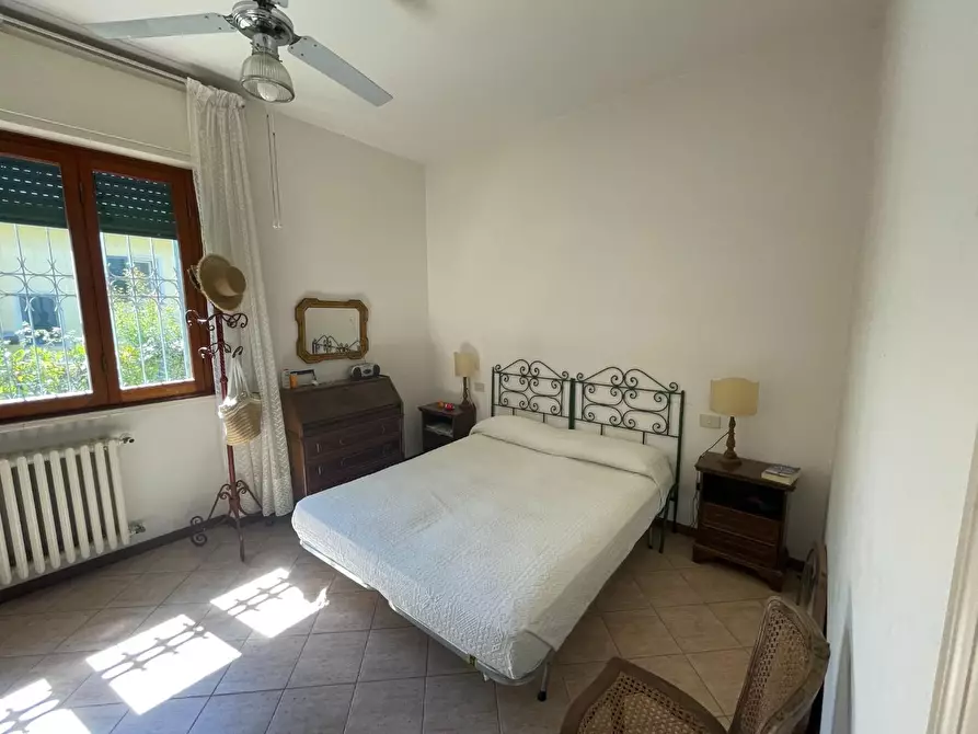 Immagine 7 di Villa in vendita  a Pietrasanta