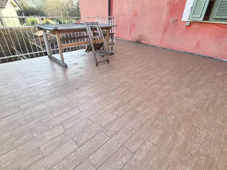 Immagine 89 di Casa colonica in vendita  a Camaiore