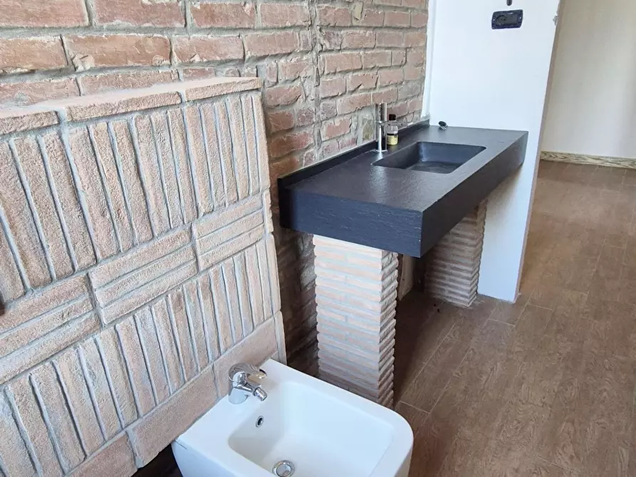 Immagine 125 di Casa colonica in vendita  a Camaiore