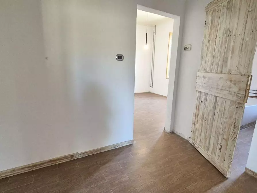 Immagine 109 di Casa colonica in vendita  a Camaiore