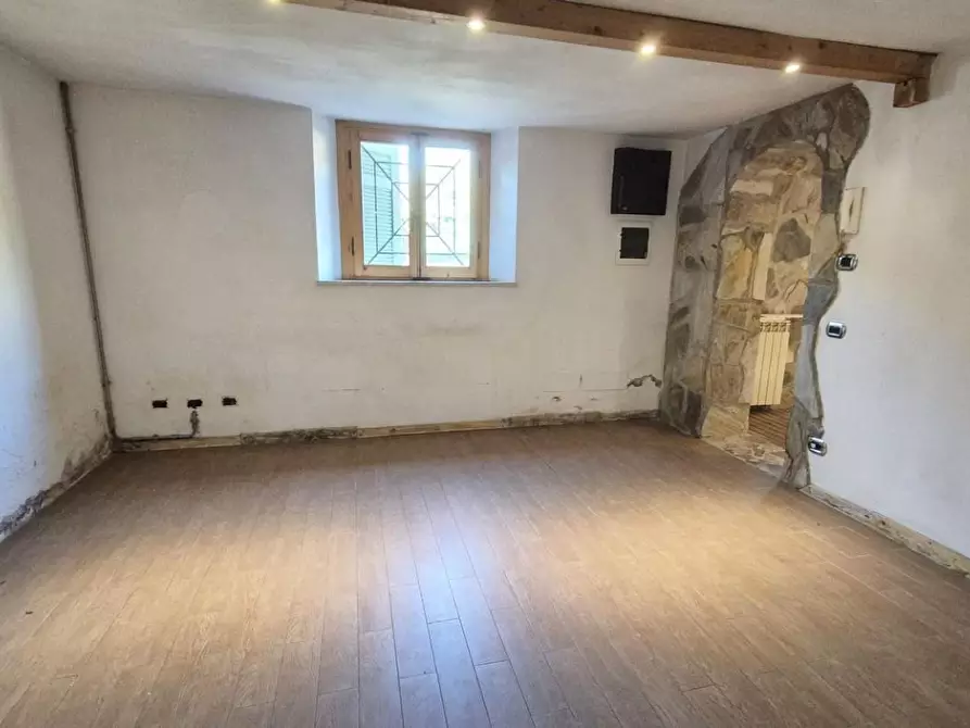 Immagine 39 di Casa colonica in vendita  a Camaiore