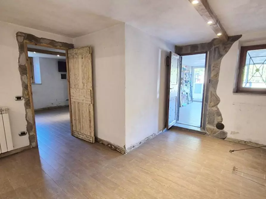 Immagine 31 di Casa colonica in vendita  a Camaiore