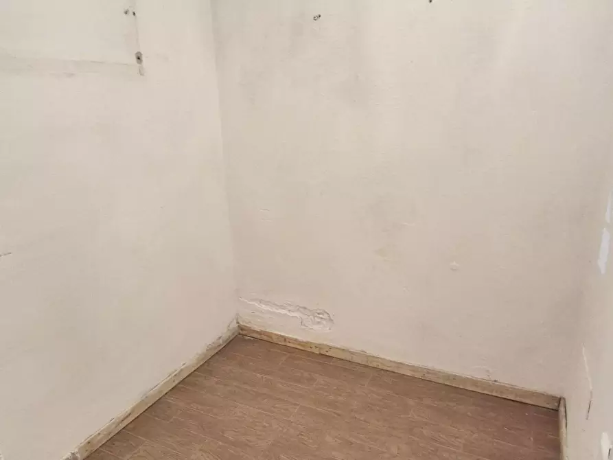 Immagine 24 di Casa colonica in vendita  a Camaiore