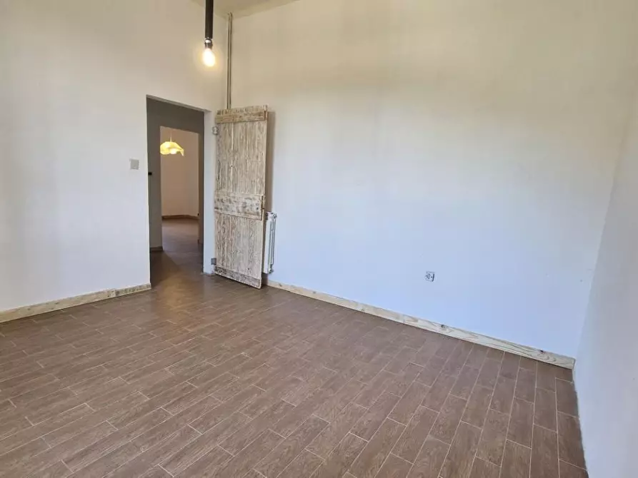 Immagine 118 di Casa colonica in vendita  a Camaiore