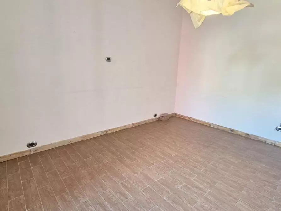 Immagine 105 di Casa colonica in vendita  a Camaiore